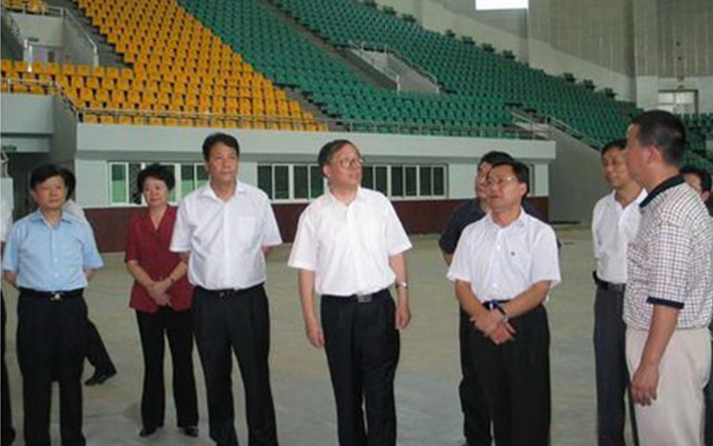 时任湖北省委书记、省人大主任李鸿忠视察热博RB88集团武当山体育馆项目部