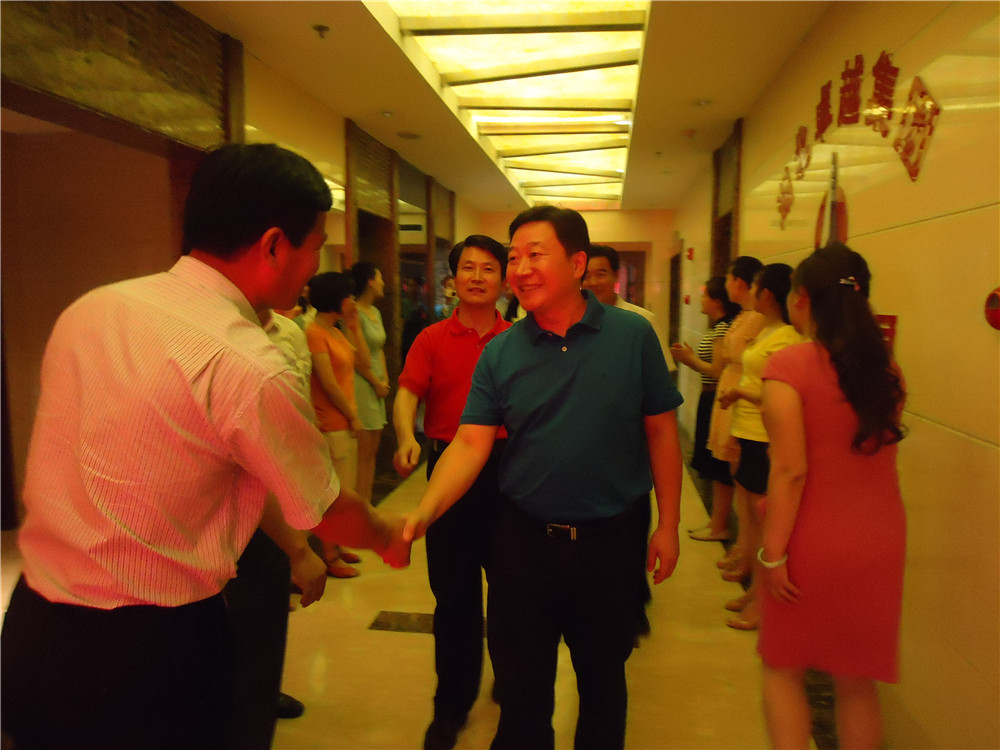 13刘雁飞董事长陪同十堰市市委书记周霁视察热博RB88集团西安总部